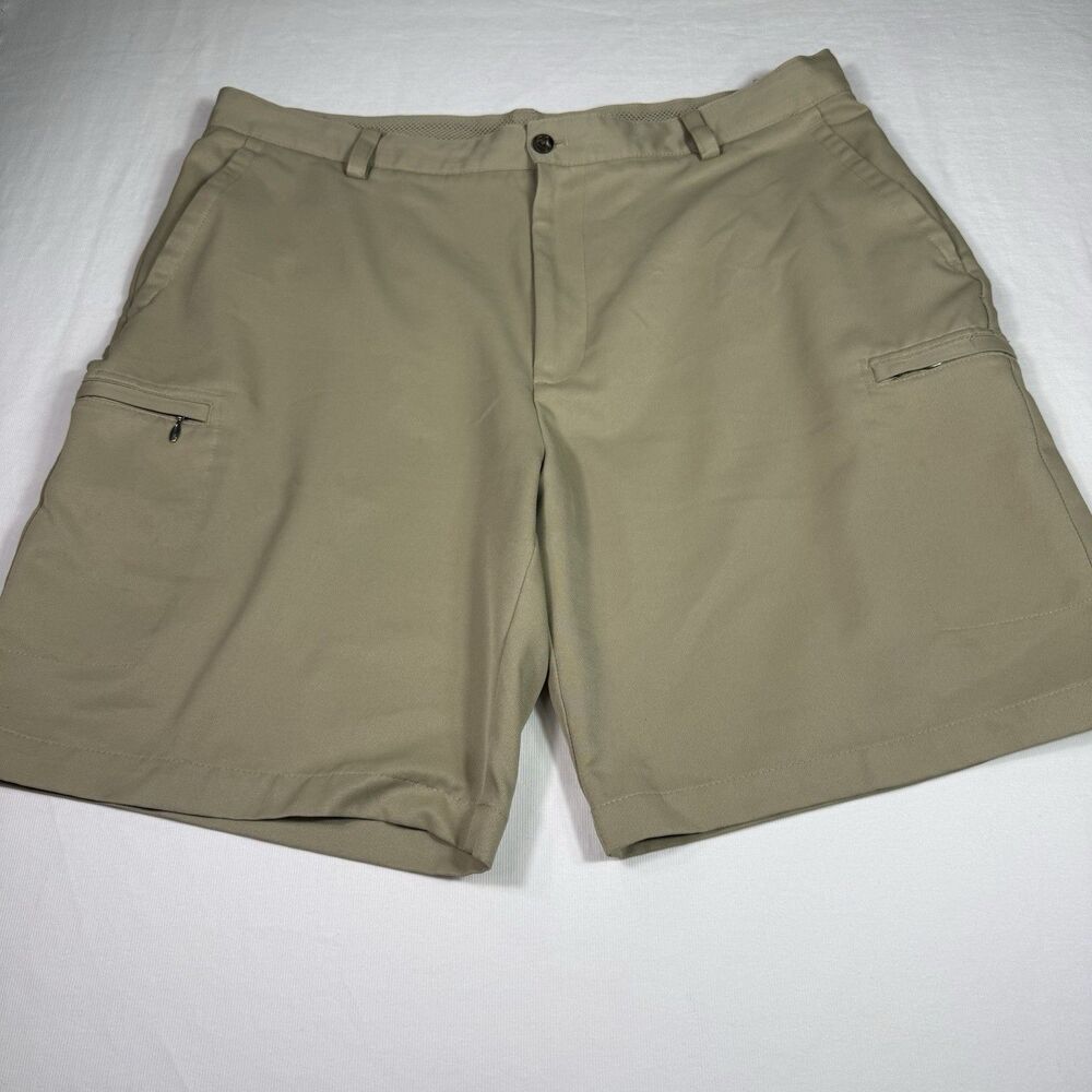 Izod Golf Mens Swingflex Cargo Shorts Khaki Size‎ 38 Comfy Flexible Mesh Pockets